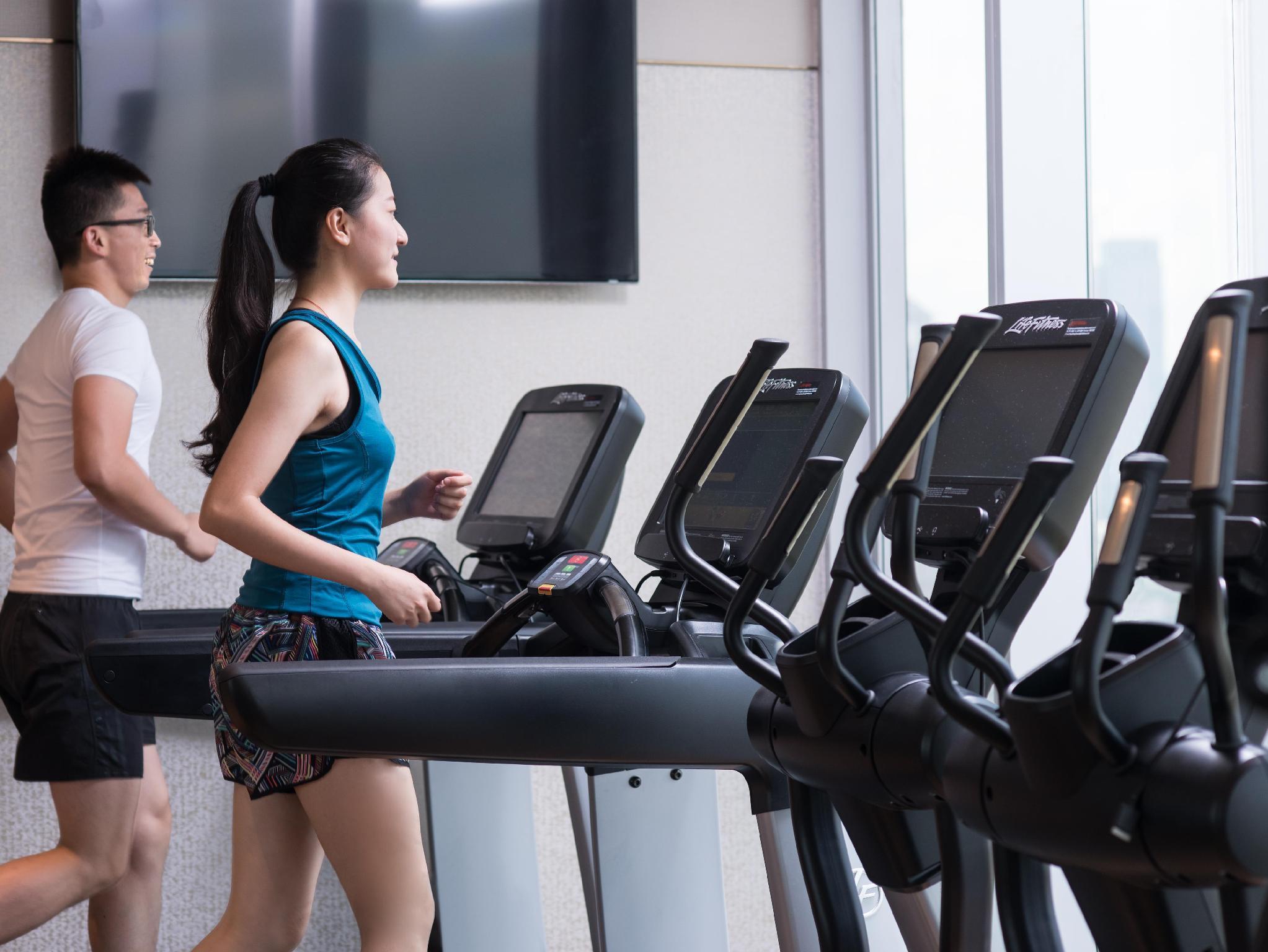 Crowne Plaza Macau, An Ihg Hotel Exterior photo A treadmill