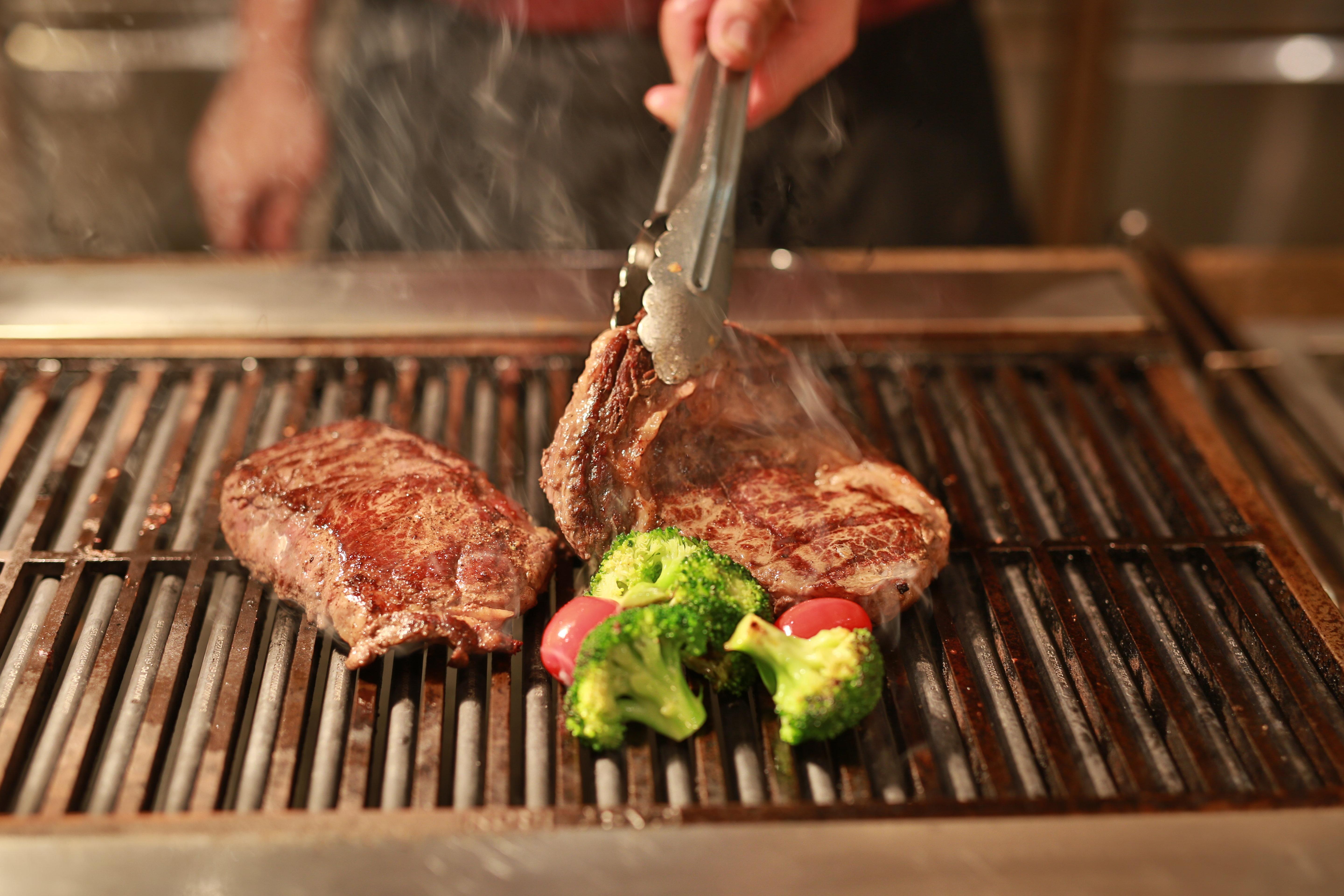 Crowne Plaza Macau, An Ihg Hotel Exterior photo A steak being grilled