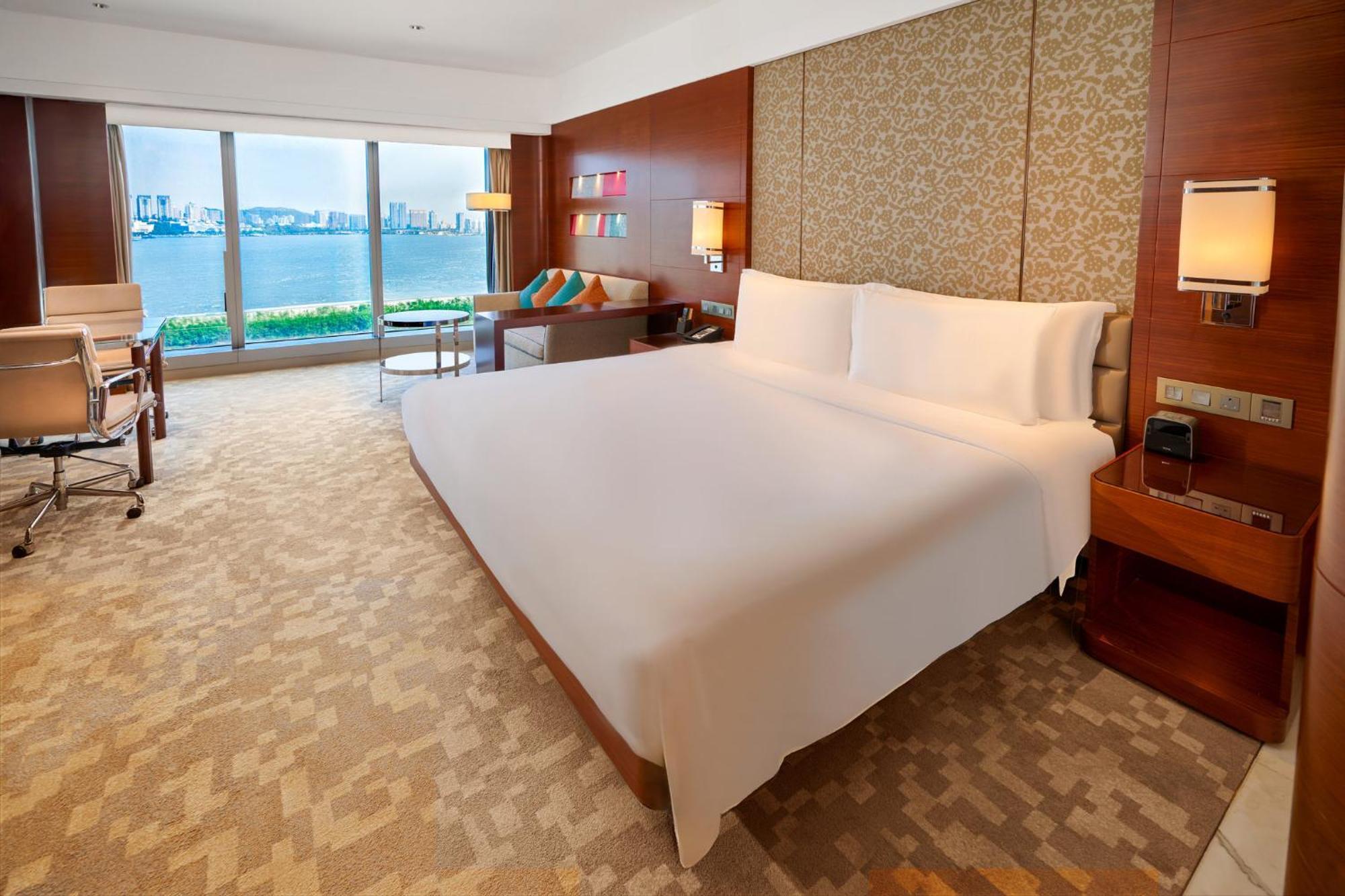 Crowne Plaza Macau, An Ihg Hotel Exterior photo Deluxe Room