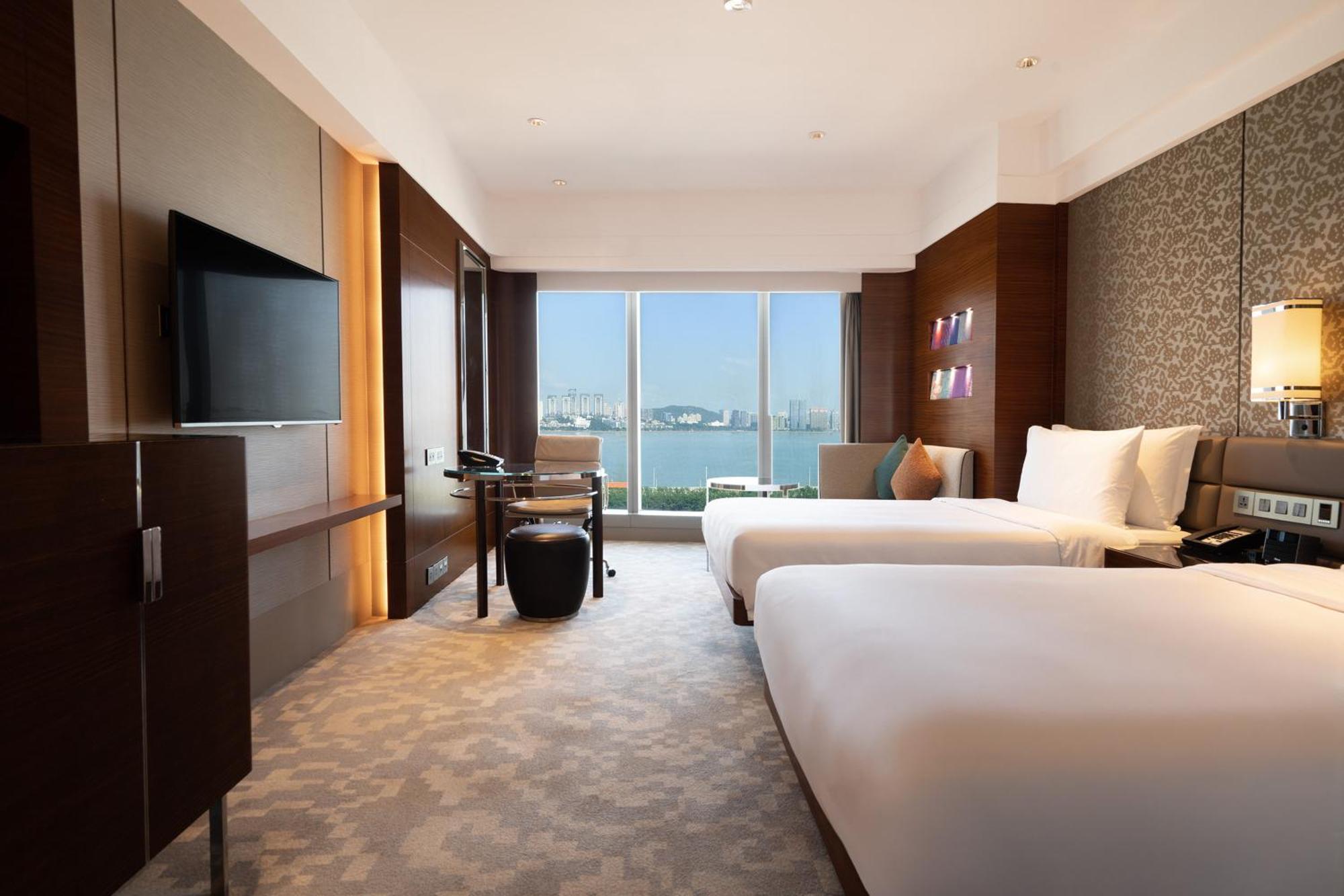 Crowne Plaza Macau, An Ihg Hotel Exterior photo Deluxe Room